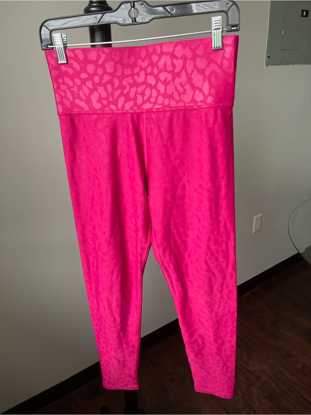 Carbon38 Fuchsia Metallic High-Rise Leopard Print Leggings Size M
